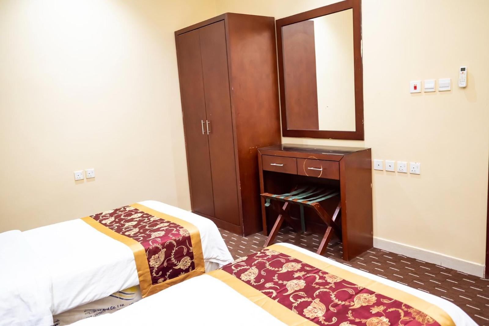 Quiet 3 Aparthotel *